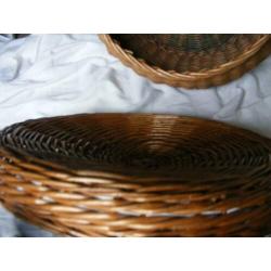 Vintage rieten opbergmand met deksel