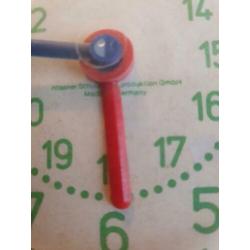Vintage leren klok kijken jaren 60 plastic klokken 13 cm.