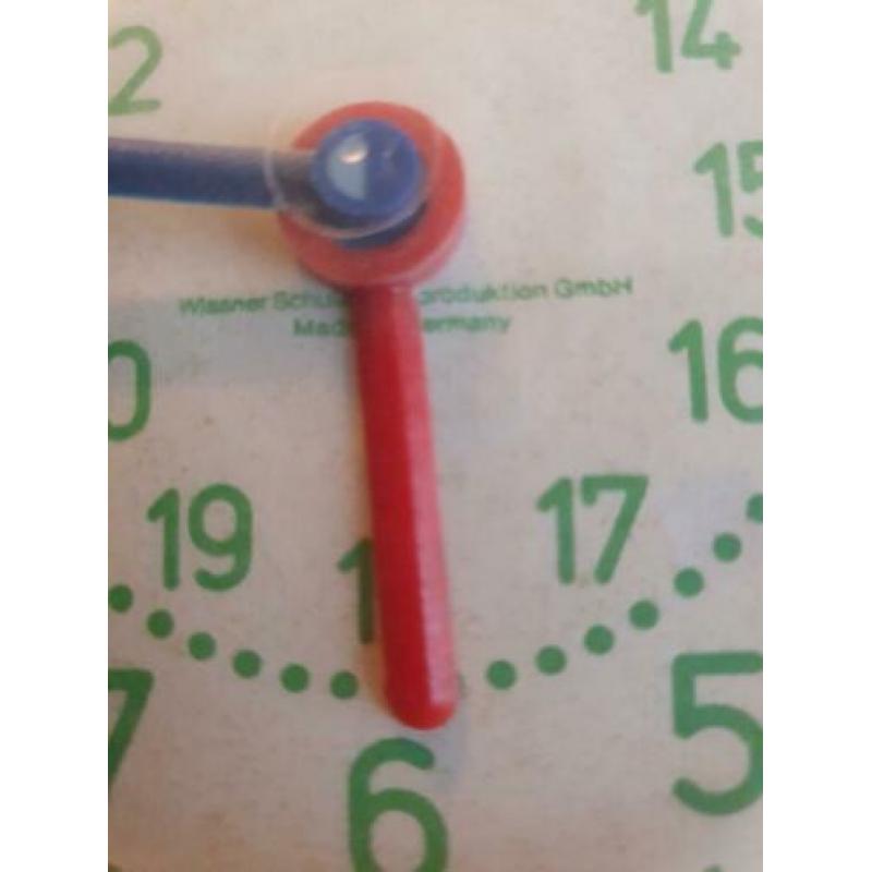 Vintage leren klok kijken jaren 60 plastic klokken 13 cm.