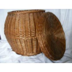 Vintage rieten opbergmand met deksel