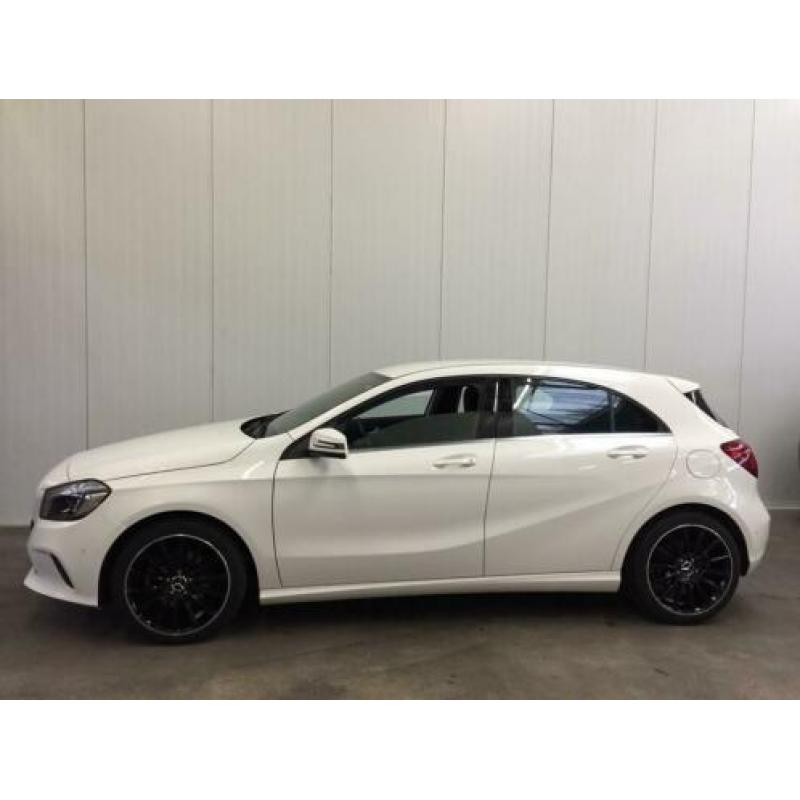 Mercedes-Benz A-Klasse 200 URBAN AMG 157PK LEDER-NAVI-LED-EC