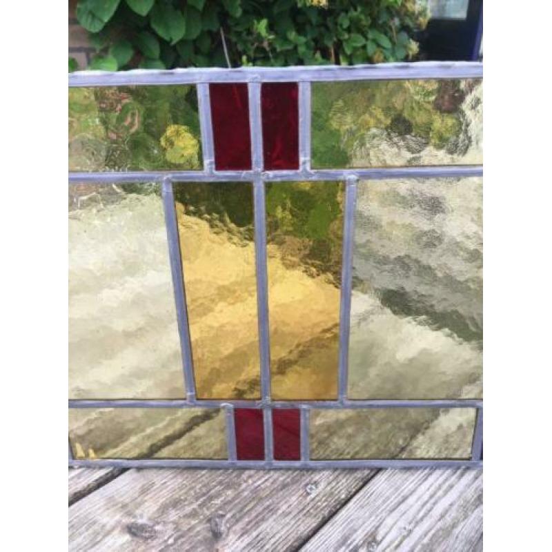 Mooi antiek glas in lood raam (O)