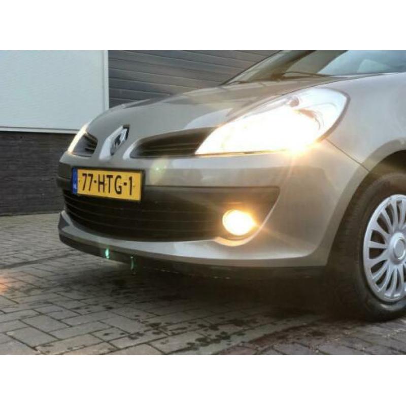 Renault Clio Estate 1.2 TCE Dynamique CruiseControl/Climate-