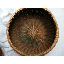 Vintage rieten opbergmand met deksel