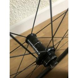 Giant SLR-0 42 Carbon Tube Disc met DT Swiss naven