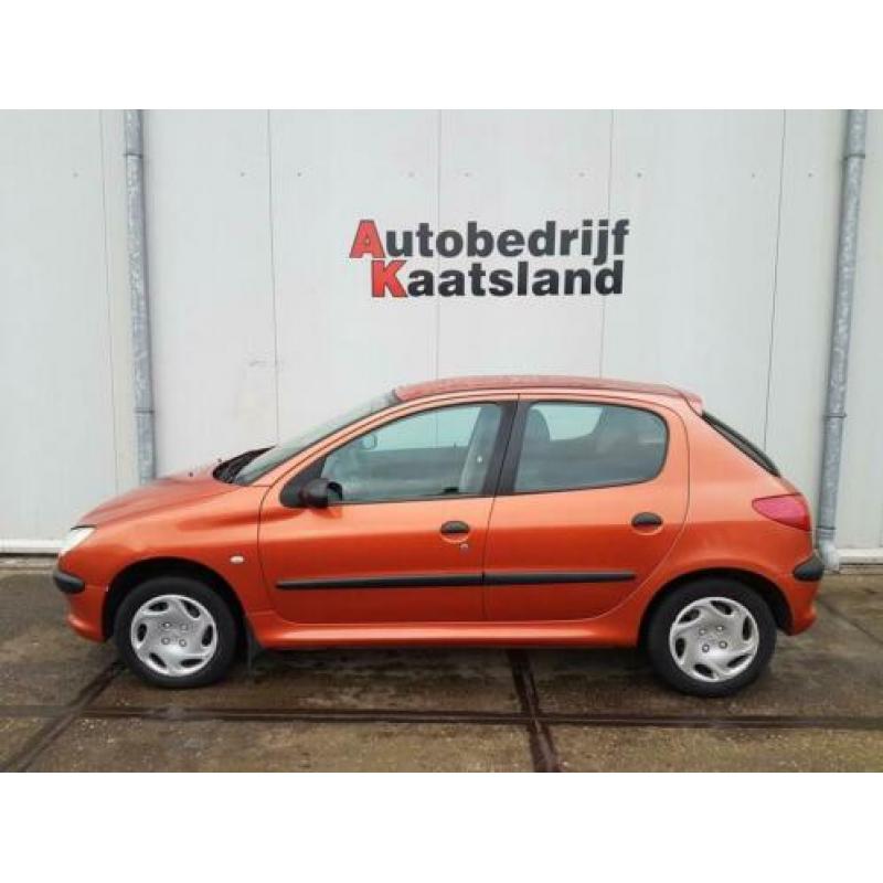 Peugeot 206 1.4 XR NIEUWE APK