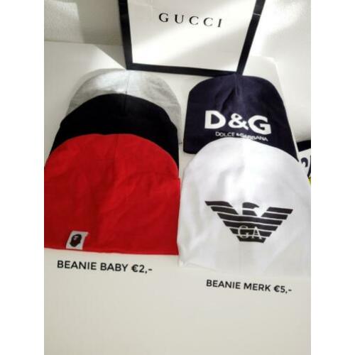 Beanies , slaapzak en diverse baby/ kinder spullen