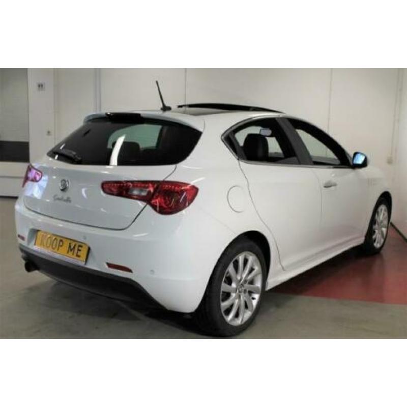 Alfa romeo GIULIETTA 1.4 170PK TCT NAVIGATIE PANORAMADAK LED