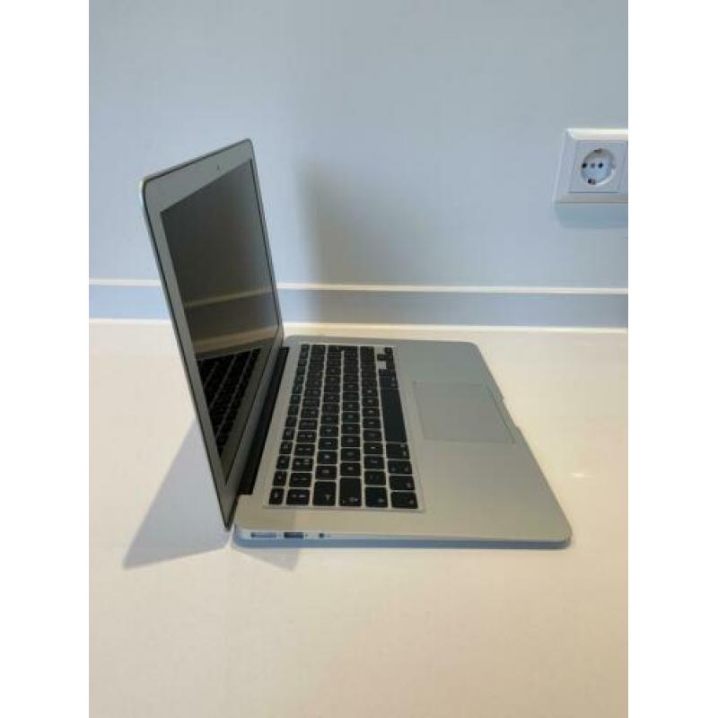 Apple MacBook Air 13-inch ??