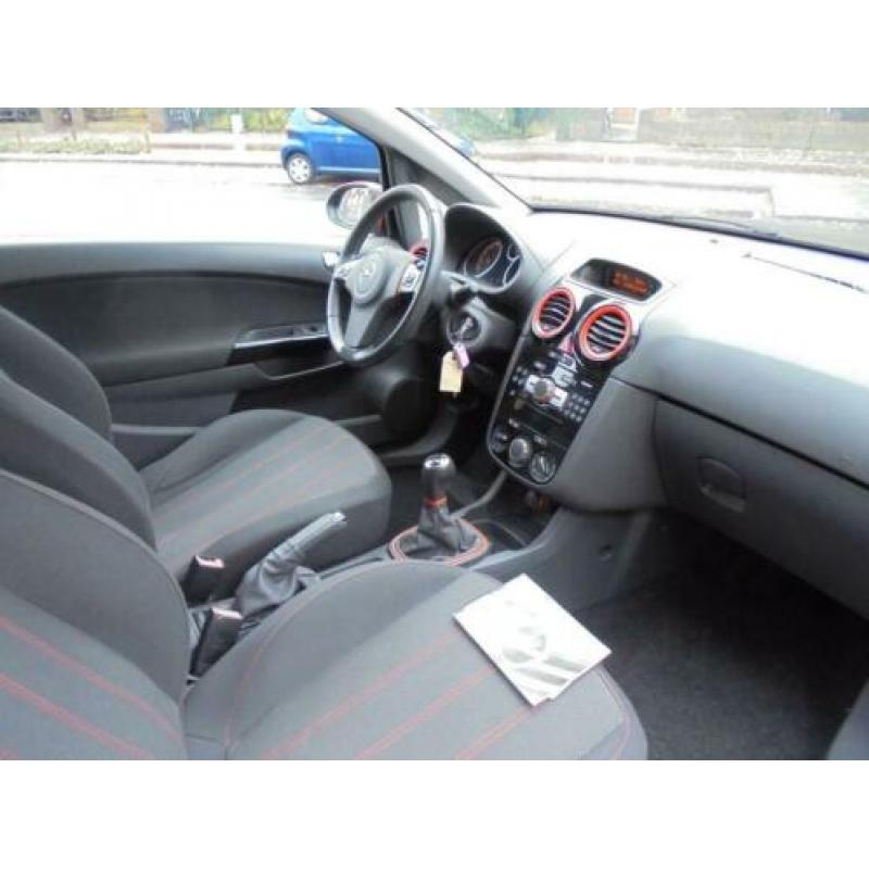 Opel Corsa 1.4-16V opc uitvoering ! airco 107 dkm!