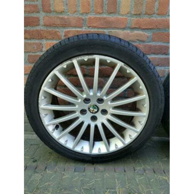 Orginele Alfa Romeo (147) 17 inch lichtmetalen velgen