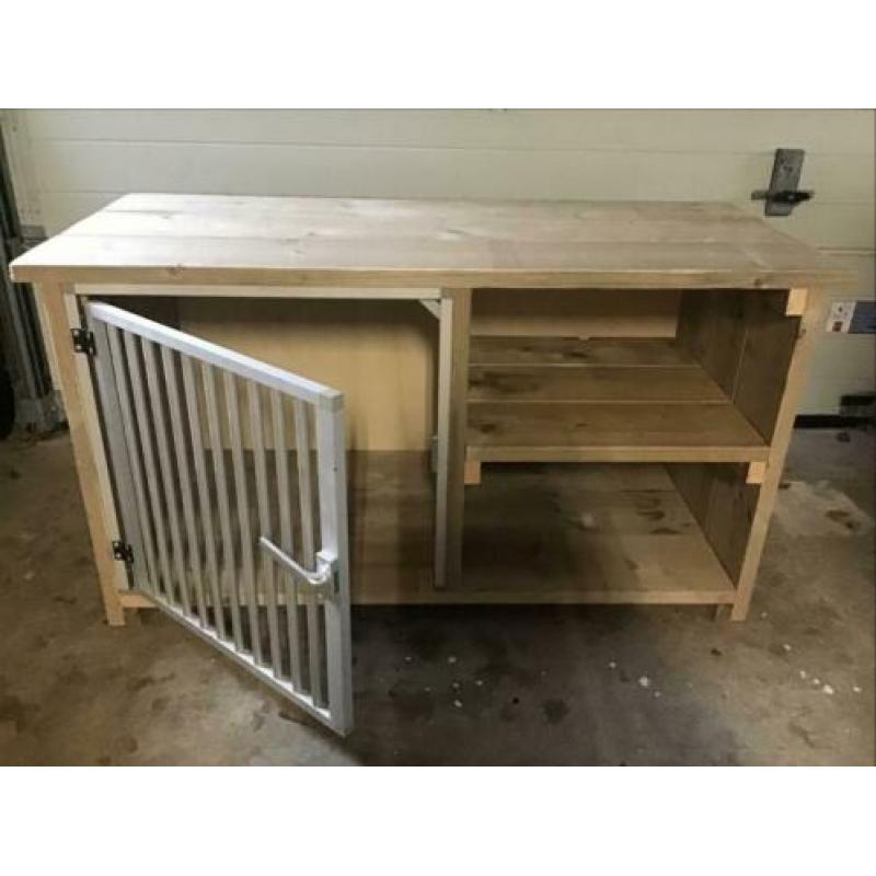 Leuke steigerhouten hondenbench