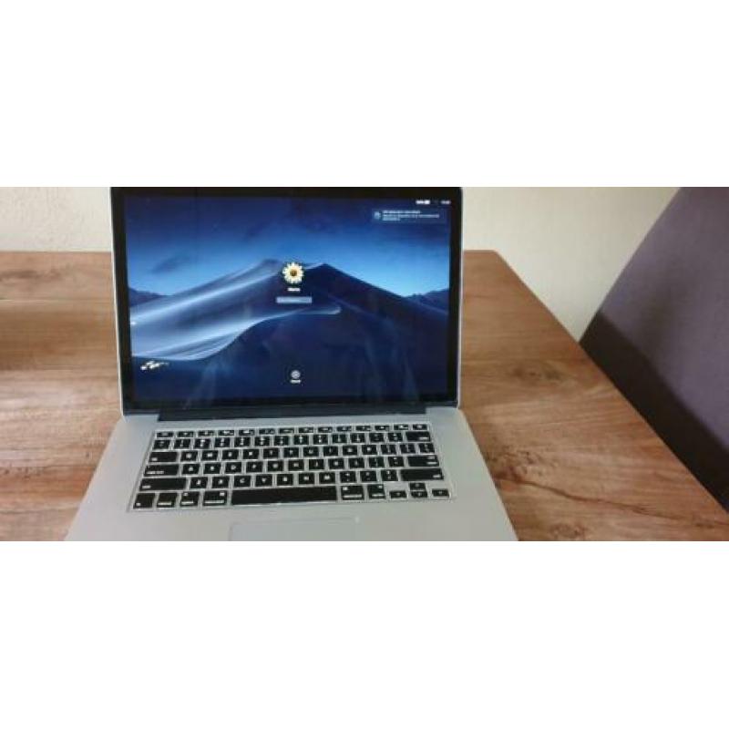 MacBook Pro 15 "(Retina), A1398, met ethernet adapter