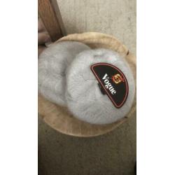 2 bollen mohair grijs
