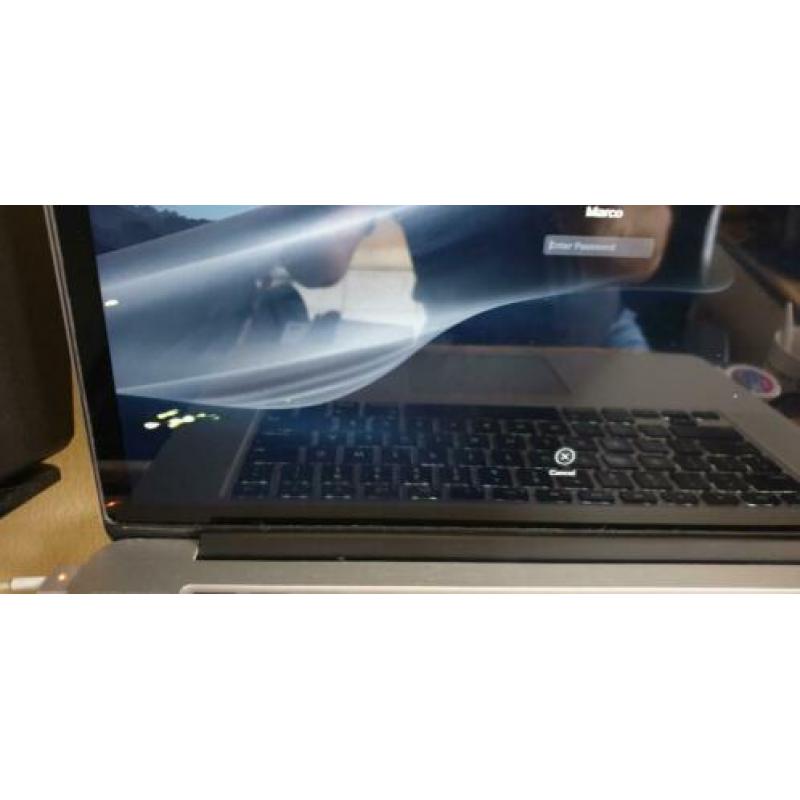 MacBook Pro 15 "(Retina), A1398, met ethernet adapter