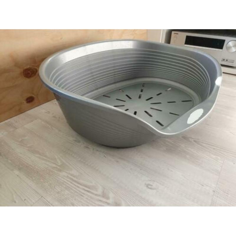 Hondenmand kunststof 60 -67 cm zwart en zilver