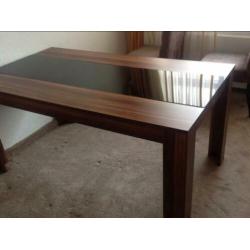 Eetkamertafel +salontafel en bijzettafel