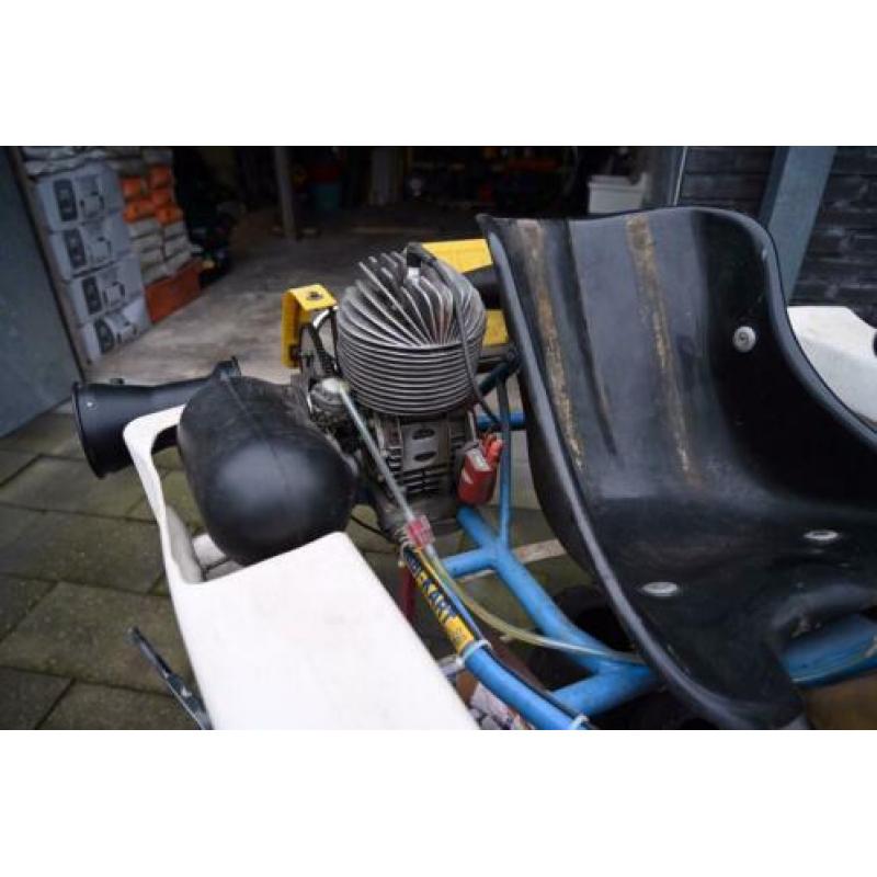 Te koop combikart, vraagprijs Euro 300,00. Kart mist 1 velg.
