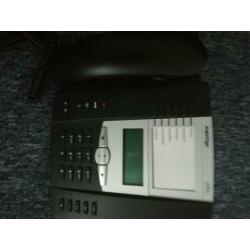 desktops, voip telefoons en schermen