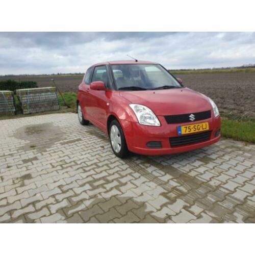 Suzuki Swift 1.3 3D nieuwe apk 134121km nap met trekhaak
