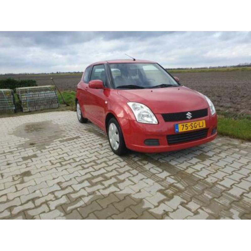 Suzuki Swift 1.3 3D nieuwe apk 134121km nap met trekhaak