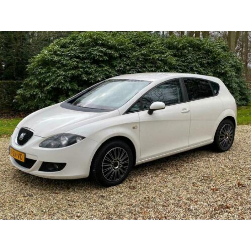 Seat Leon 1.9 TDI 77KW 2008 EURO4,NIEUWE APK,AIRCO,TREKHAAK!