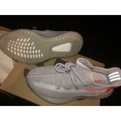 Yeezy 350 V2 tail light maat 38 2/3