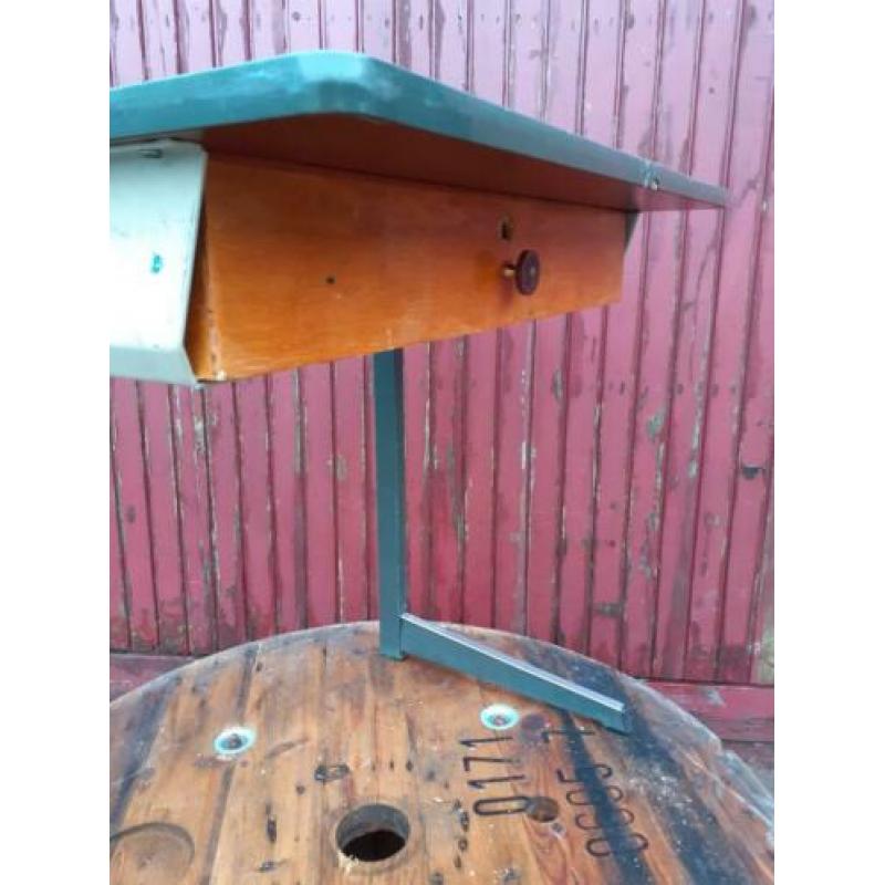 Vintage jaren 70 schoolburo lessenaar