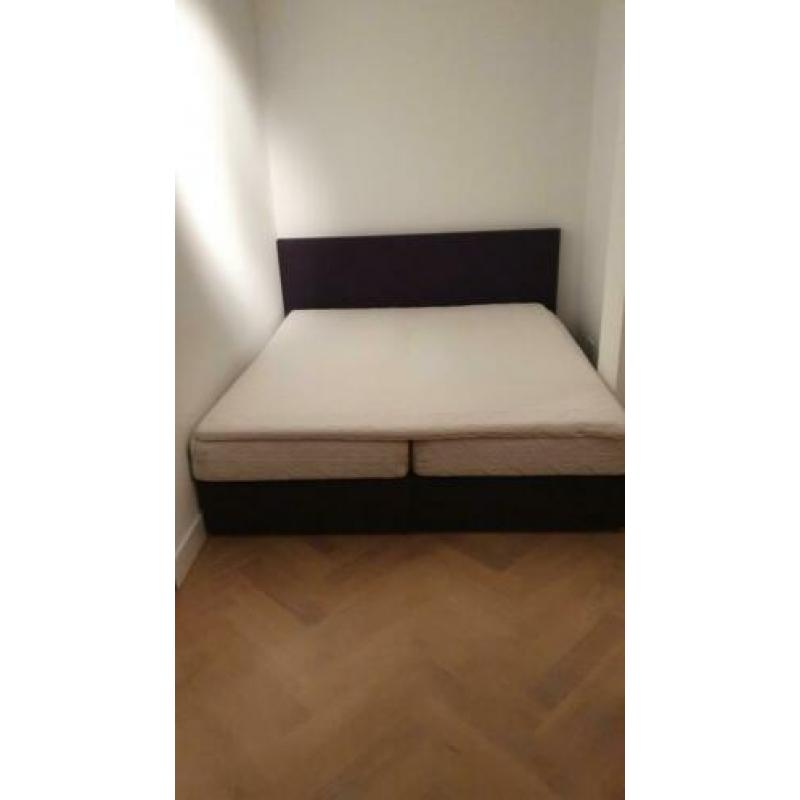 Antraciet grijze boxspring 180x200 in goede staat