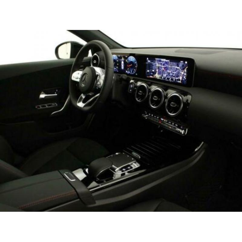 Mercedes-Benz A-Klasse 180 Business Solution AMG | Nightpakk