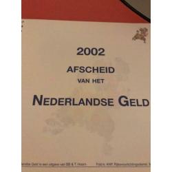Nederlands geld met briefjes en munten 10 gulden