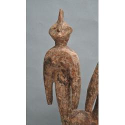 Oude dubbele hard houten dansstaf van de IBO, Nigeria ca1950