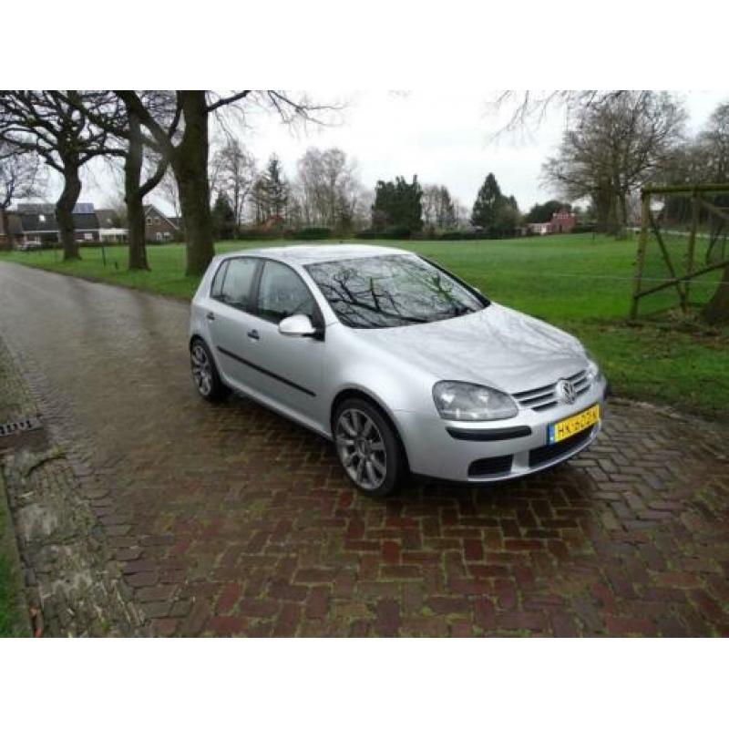 Volkswagen Golf 1.6 FSI Trendline