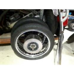 Nagenoeg complete Suzuki GS750