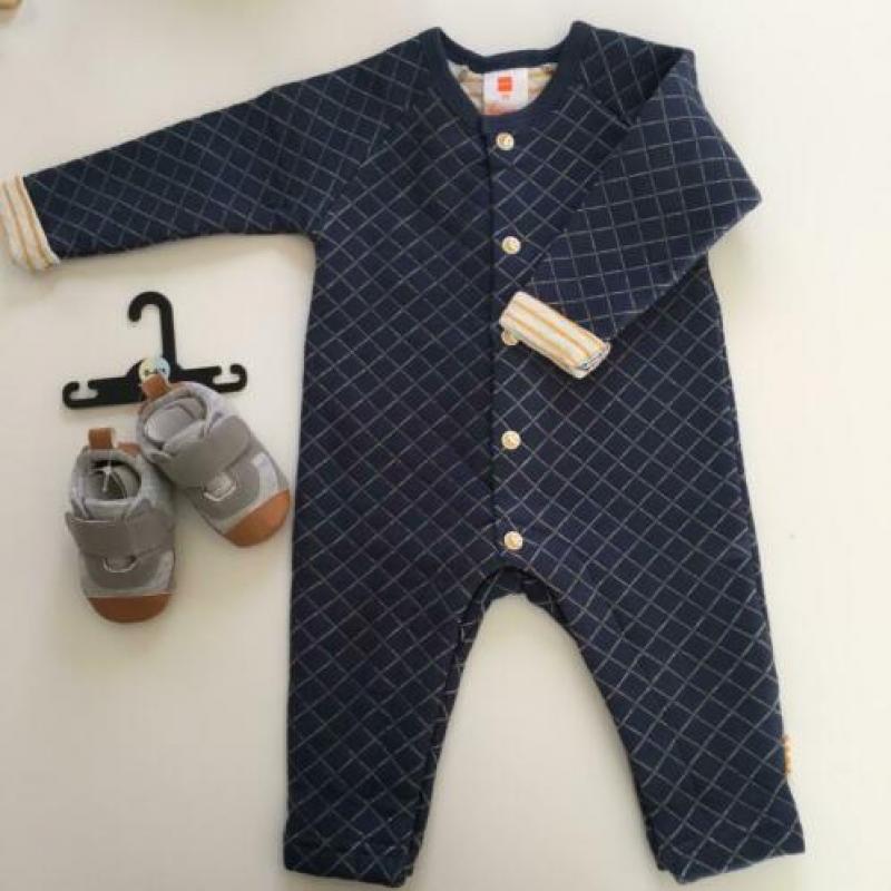 Boxpakje onesie hema donker blauw 56 en schoentjes nieuw!