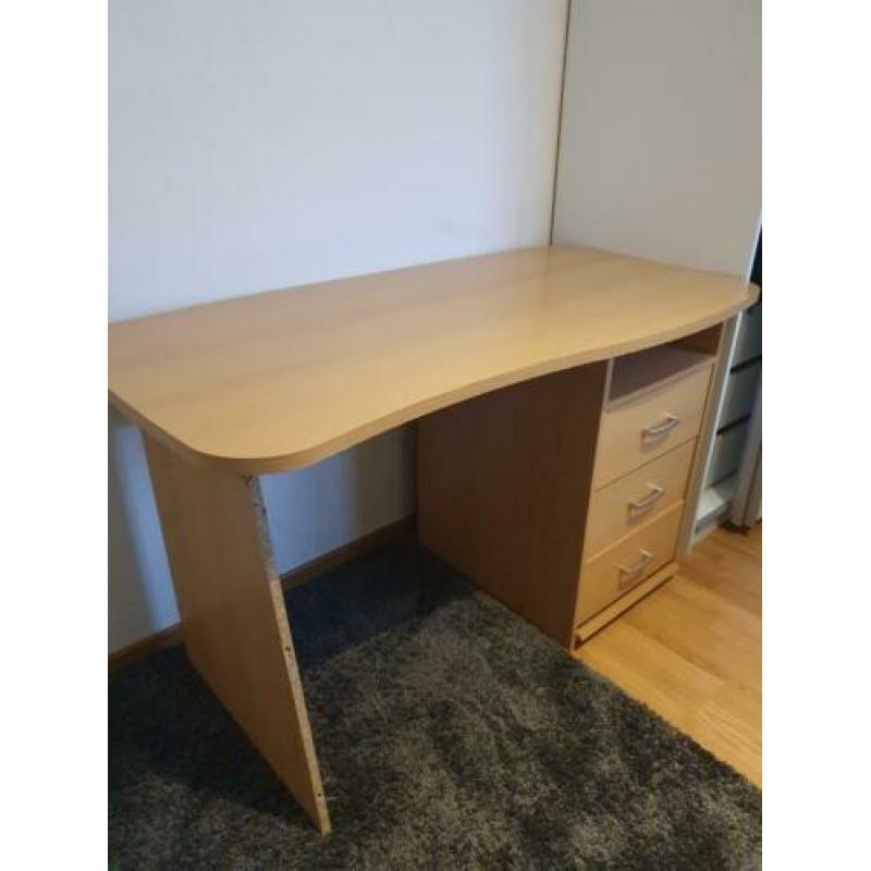 Bureau hout met 3 laden