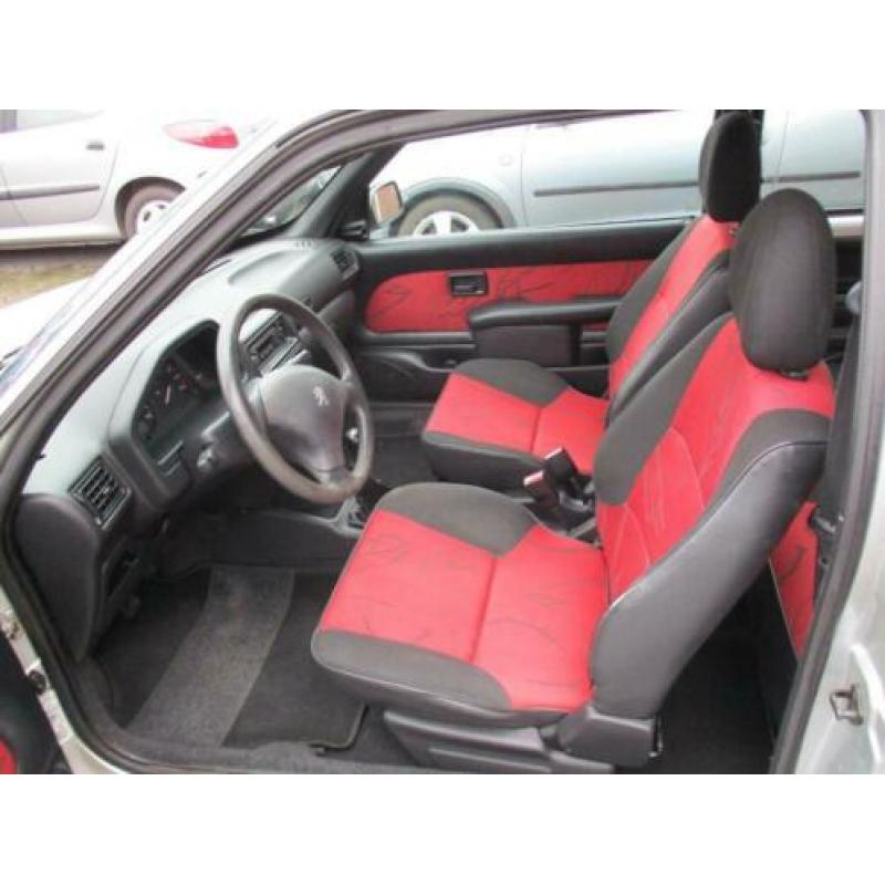 Peugeot 106 1.1 XT Apk t/m Maart 2021
