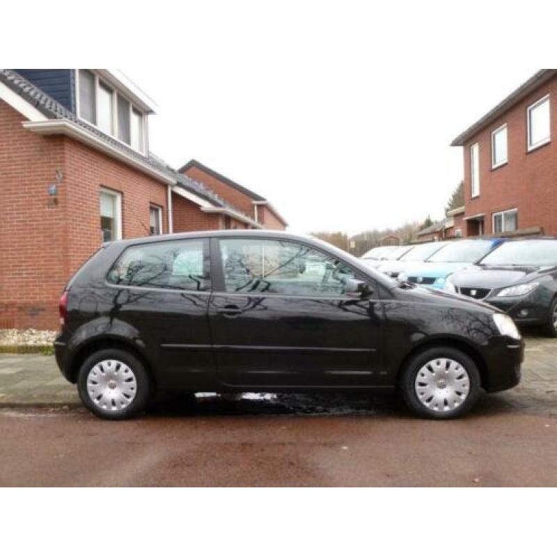Volkswagen Polo 1.4 55KW Zwart AIRCO 119.275km NAP VERKOCHT!