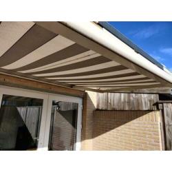 Brustor B25 Elite zonnescherm 5m breed 2.5m uitval net doek