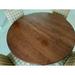 Ronde eettafel - te vergroten - met stoelen