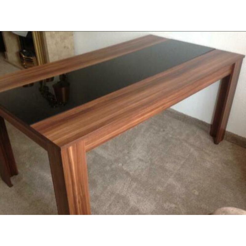 Eetkamertafel +salontafel en bijzettafel