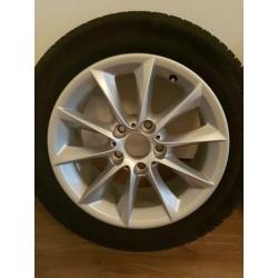 Originele bmw style 411 winterbanden velgen.