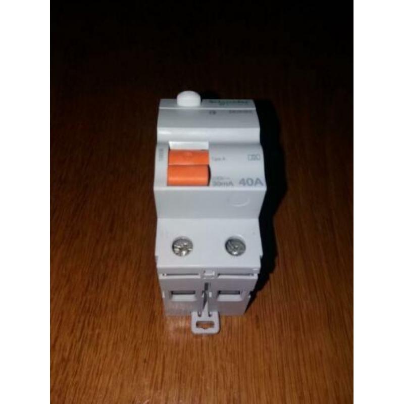 Schneider Electric aardlekschakelaar 2P 40A 30mA