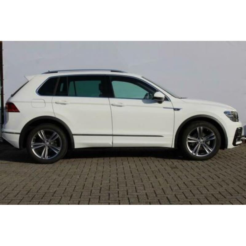 Volkswagen Tiguan 1.5 TSI 150PK DSG Highline 2x R-Line |PANO