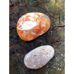 2 stuks XL handsteen bloem agaat/ flower agaat