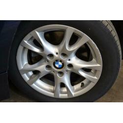 BMW 1 Serie 120i Business Line met navi en automaat!