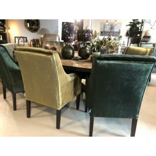 Prachtig set stoelen van Bocx Interiors, showroommodellen