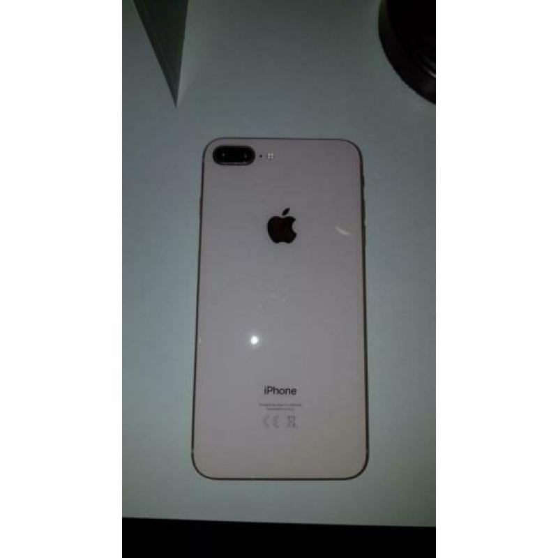 iPhone 8 Plus 64GB RoséGold compleet met accessoires
