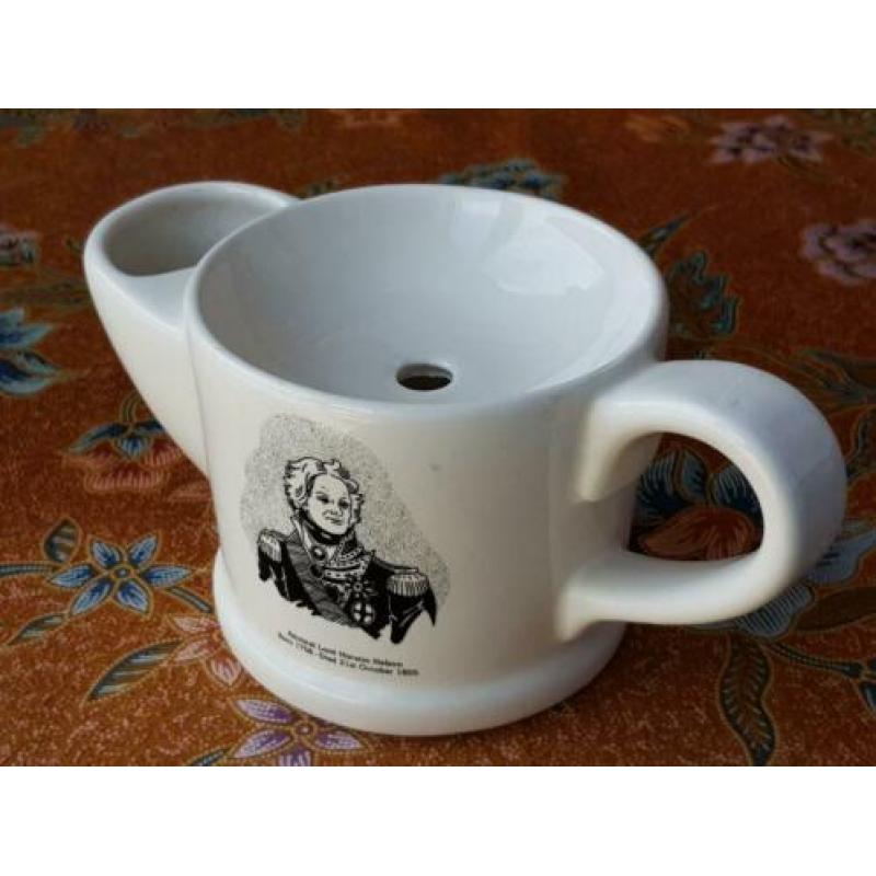 Mooie vintage Engelse scheerkom van Wade met Lord Nelson.