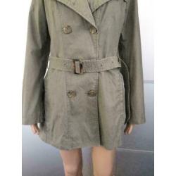 D830 Benetton maat M=38/40 olijf-groen jas trussenjas trench